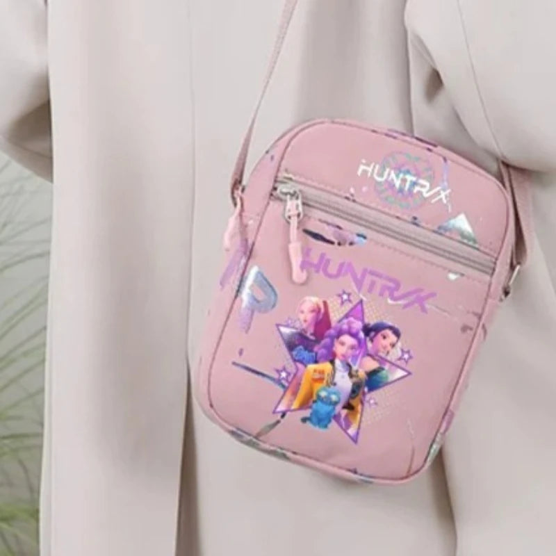 Le portefeuille Kpop, la ceinture K Pop Warriors, la pochette, le sac à bandoulière, le daypack, le sac à bonbons, les épaules, les chasseurs de monstres, le groupe de filles