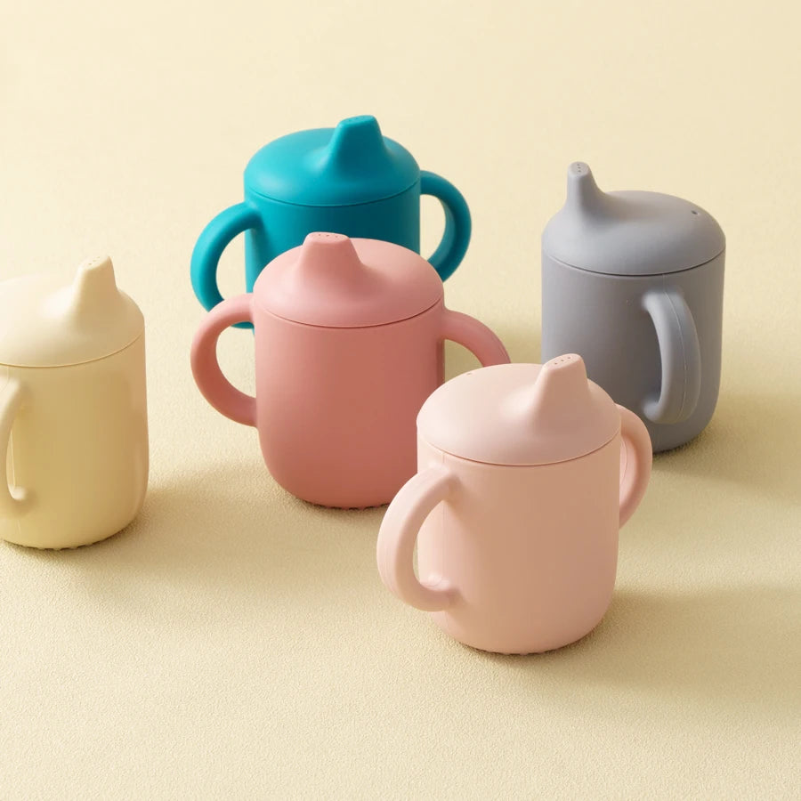 1PCS Gobelets en silicone pour l’alimentation des bébés, pour nourrissons et jeunes enfants, gobelets d’apprentissage portatifs, manche à main, gobelets d’eau potable, articles pour bébés