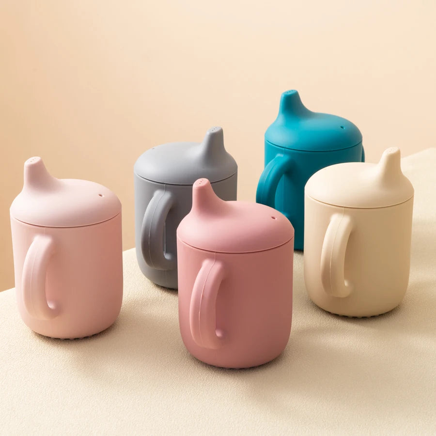 1PCS Gobelets en silicone pour l’alimentation des bébés, pour nourrissons et jeunes enfants, gobelets d’apprentissage portatifs, manche à main, gobelets d’eau potable, articles pour bébés